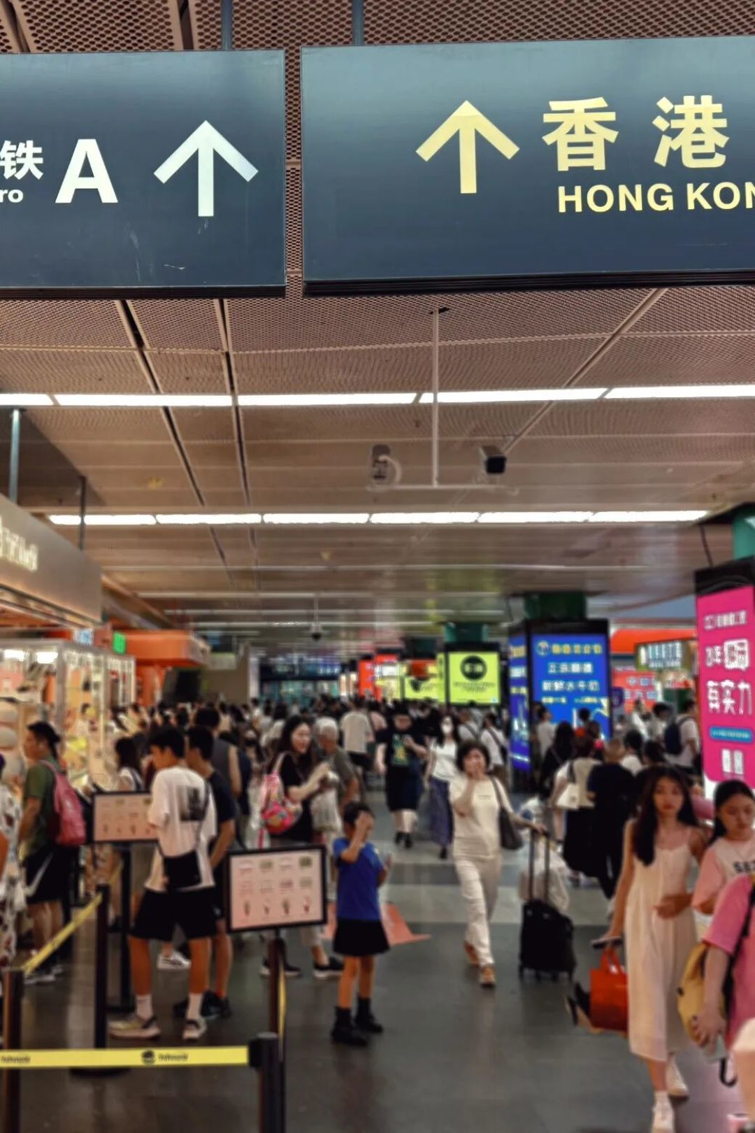 “港人北上”,住爆深圳酒店!