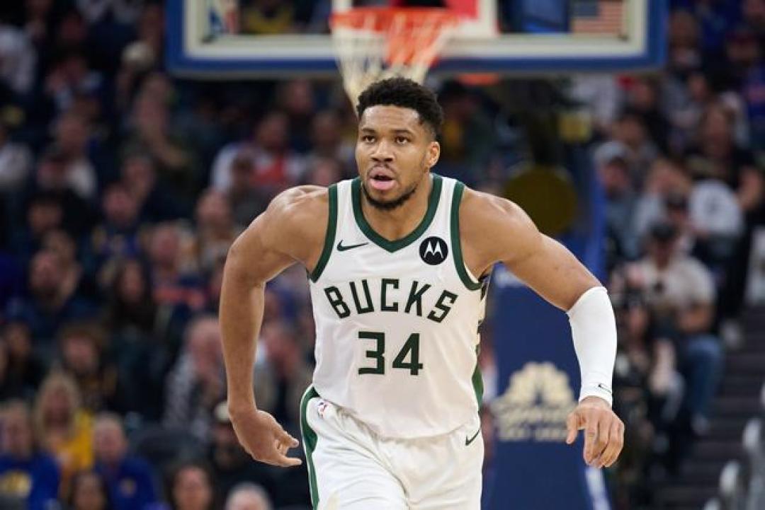 NBA疯狂一夜:湖人换来神射手,字母哥不走了,火箭按兵不动!