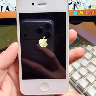 当经典穿越时光：iPhone 4，一代神机与一个时代的序章