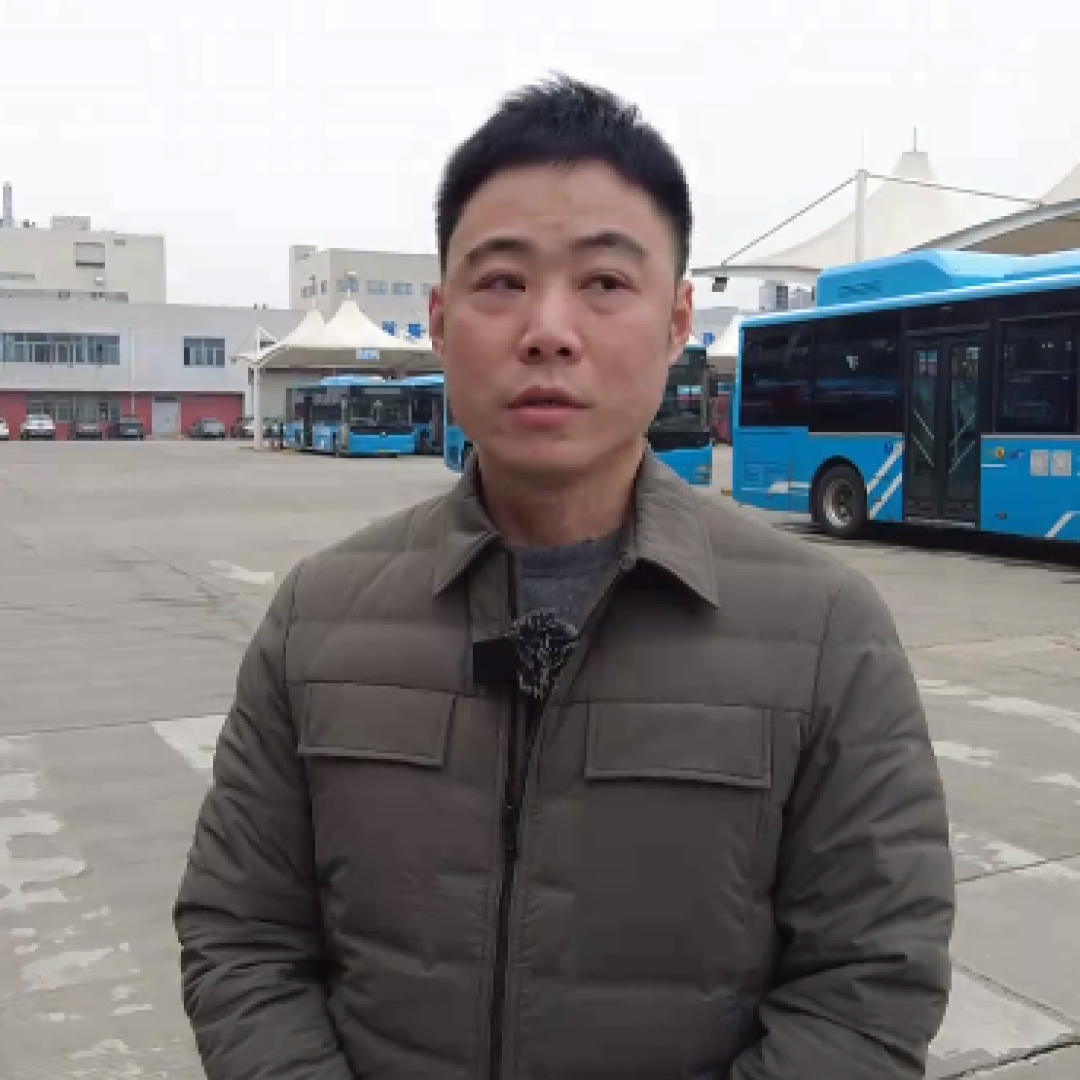 绝了!无锡的公交车,还是大型充电宝