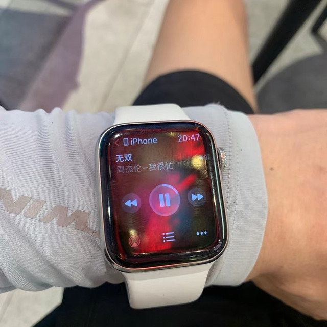 从数字追逐到自由骑行：当专业码表遇上智能手表