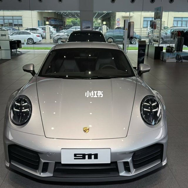 优雅与性能兼备，GT银松露棕911 Carrera鉴赏