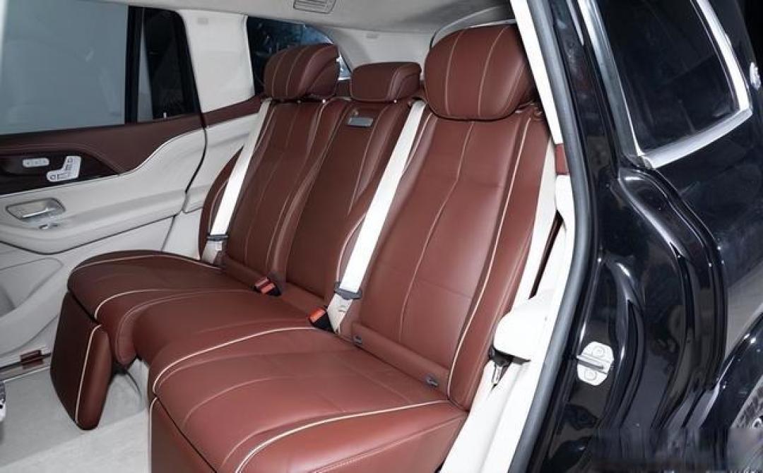 新款迈巴赫GLS600,造型奢华,搭载4.0T+V8引擎,卖200万不过分吧