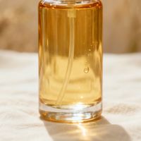 卸妆油选错配方比不卸妆更伤肤：乳化速度与植物油纯度才是关键