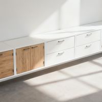 宜家贝达不能替代全屋定制，但在这类场景下反而更优：预算有限、空间规则、低使用强度