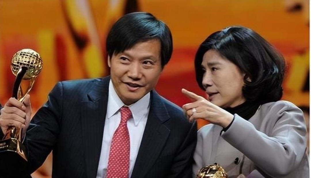 人民日报“点名”董明珠,释放三个强烈信号,雷军的话真没说错