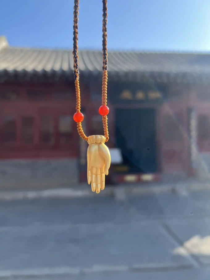 时尚饰品