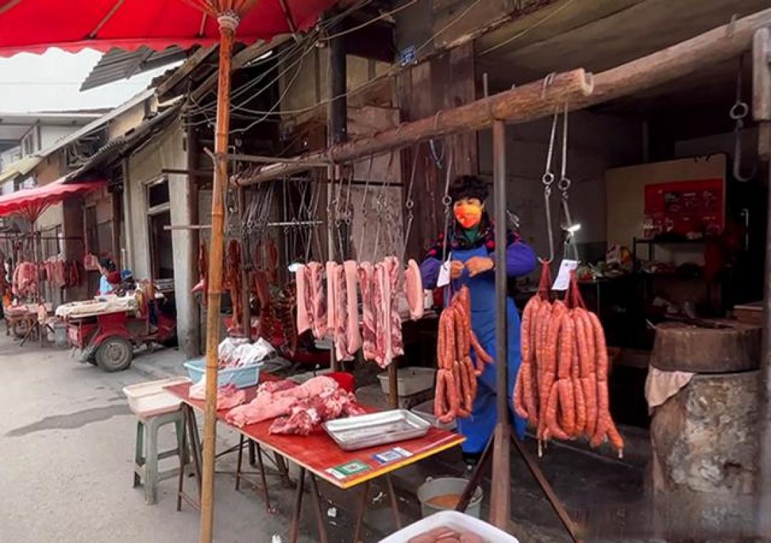成都超级低调的小镇,老街还停留在70年前,好多土美食!