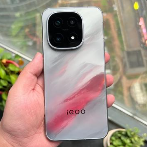 三千价位的新“卷王”：iQOO的这份全能答卷，你给几分？
