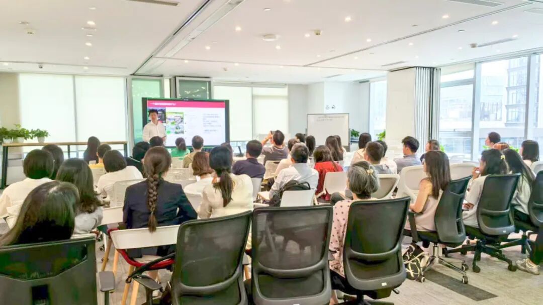 智汇青年|打卡WAIC、跨界联建……东航青年这样为数字化转型“充电”