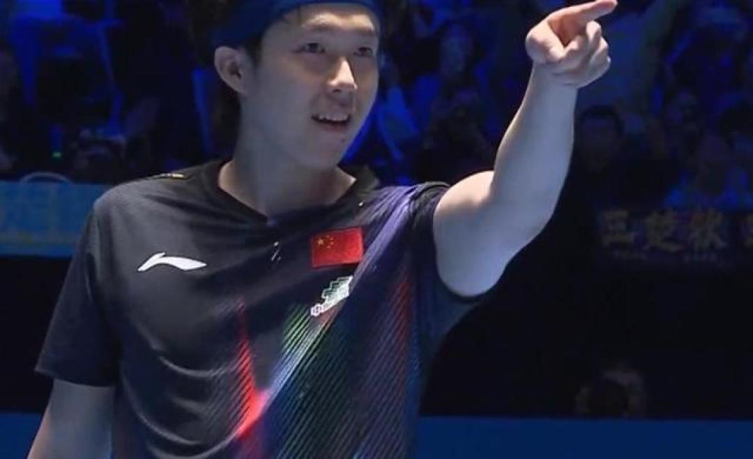 1-2落后大逆转!王楚钦4-2力克张本智和,成功卫冕亚洲杯