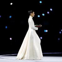 从阿玛尼到民族风，米兰冬奥会队服大秀堪比顶级时装周