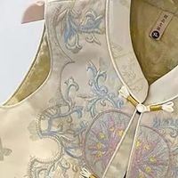 无袖设计优化身材比例，春节的百搭单品！