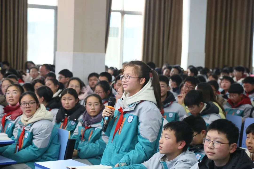 知名作家胡继风走进洪泽外国语中学,分享文学创作心法与技巧