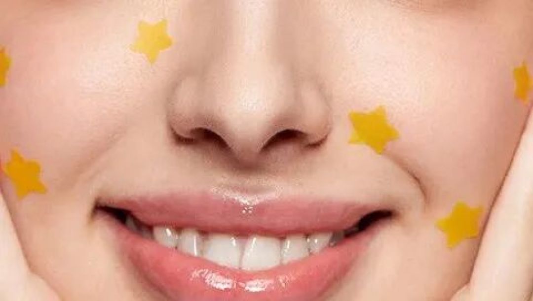 痘痘贴的“个性宣言”:不仅祛痘,还要炫“酷”
