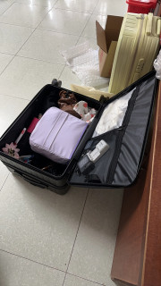 优质PC材质，新秀丽行李箱坚固耐用