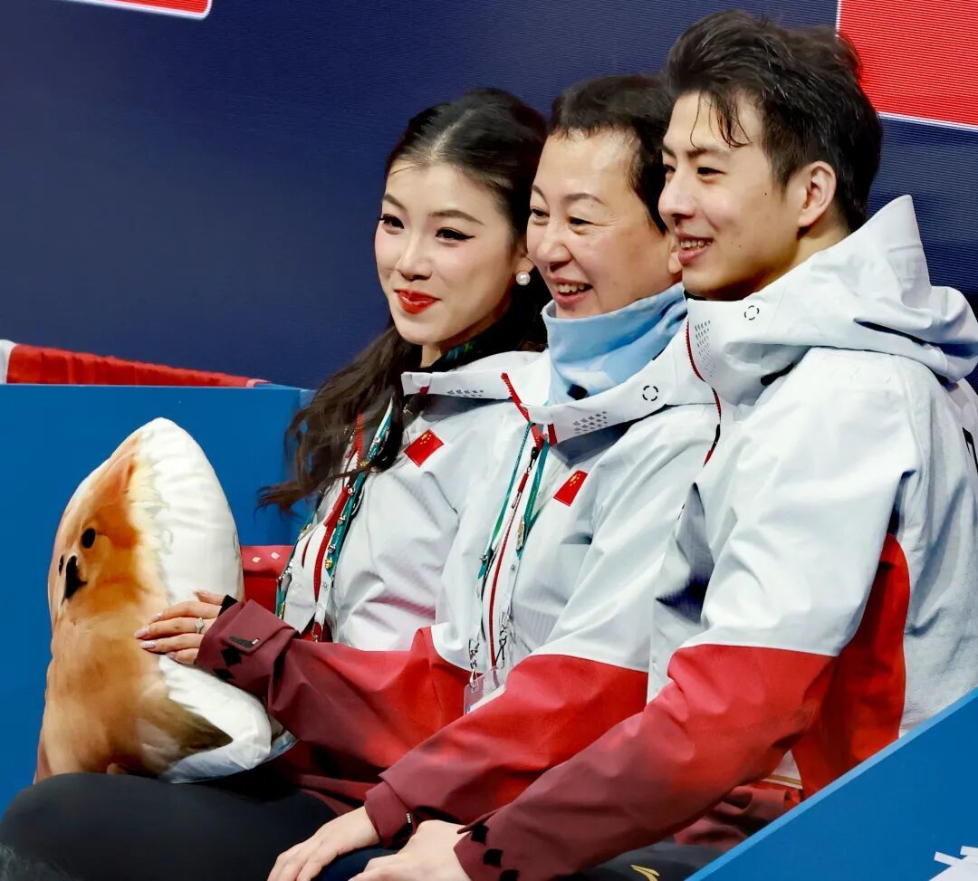 冬奥会丨冰舞老将米兰首秀展风采 王诗玥/柳鑫宇:以热爱传递奥林匹克精神