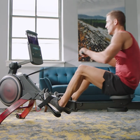 护膝还是燃脂？椭圆机与划船机的核心差异在关节受力与全身参与度