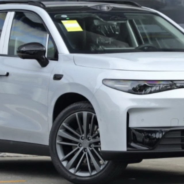 零跑加入价格战！26款C16下调2.2万，续航630km+800V+激光雷达