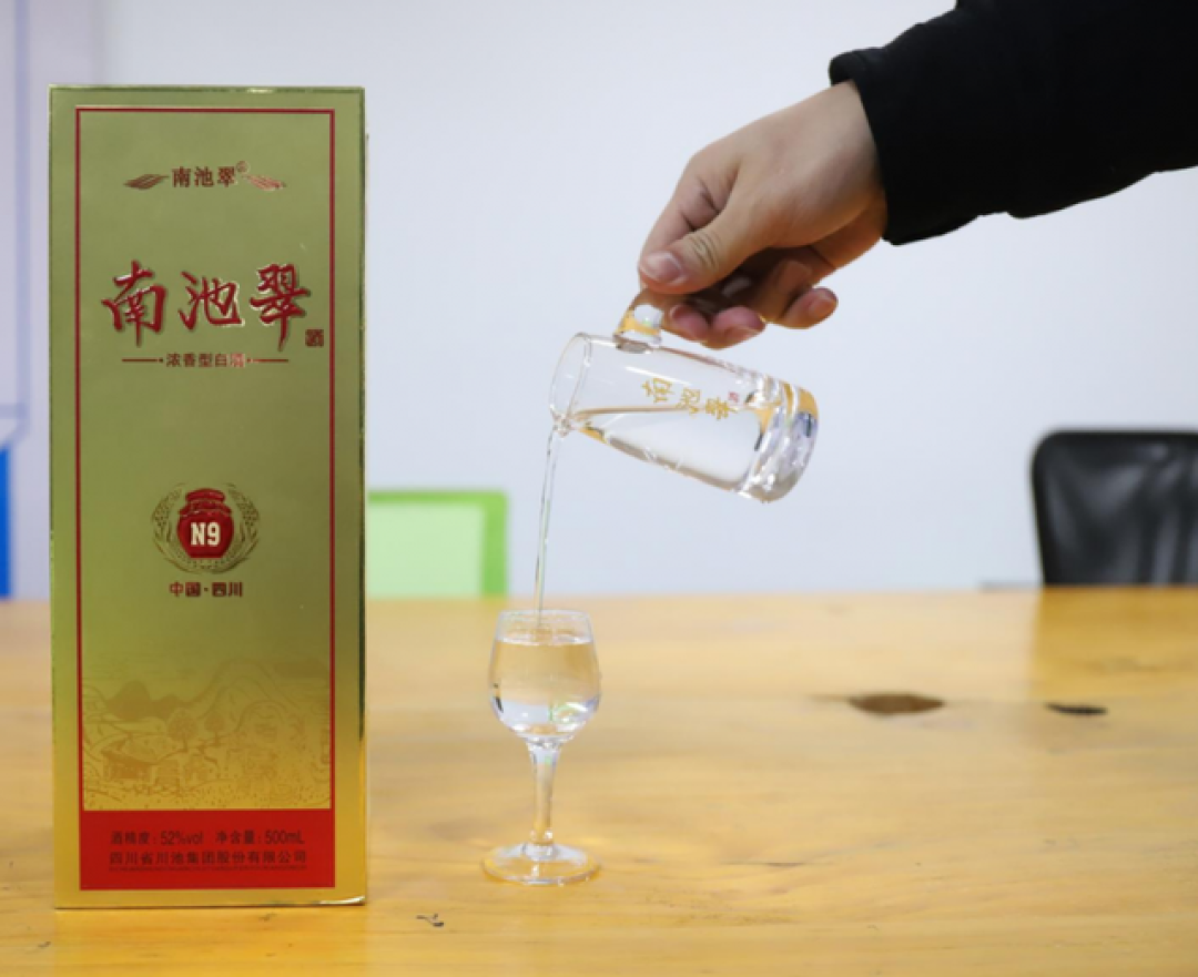 又一白酒在广东爆火,100%纯粮定价128元,回购率达85%,内幕曝光