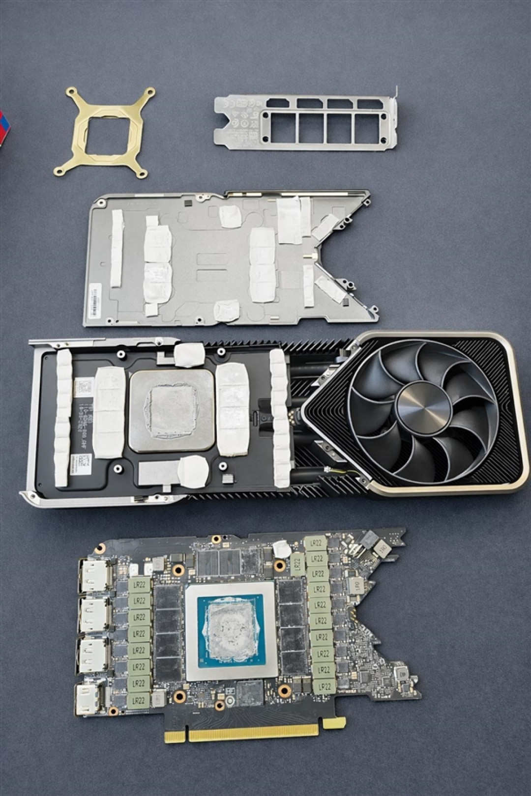 胎死腹中的RTX 3080 Ti 20GB首测!显存更大 但只有3080的水平