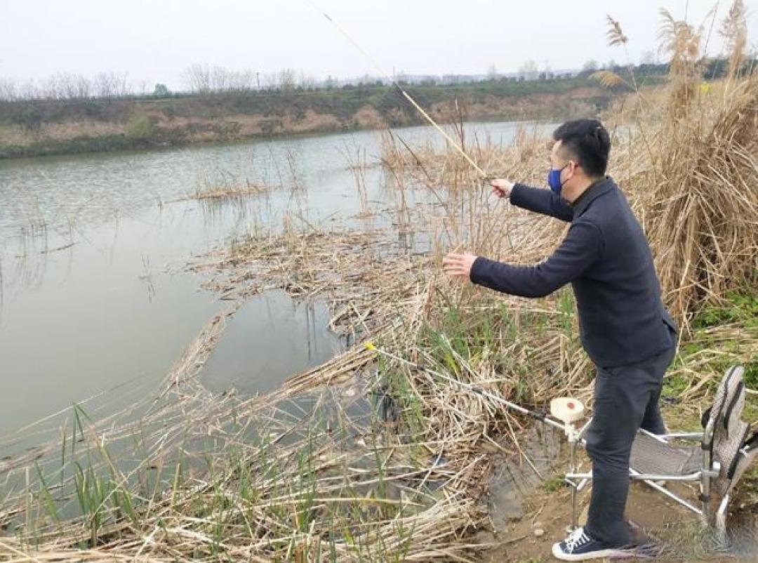 冬季钓鱼其实很简单,三个方法助你提高上鱼率