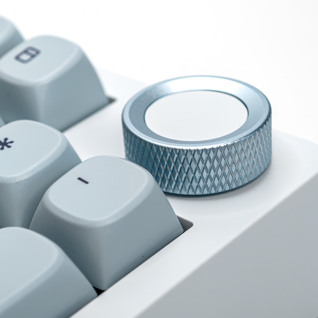 素雅之境，高效之伴：SKN青龙4.0 Ultra“凝”机械键盘体验手记