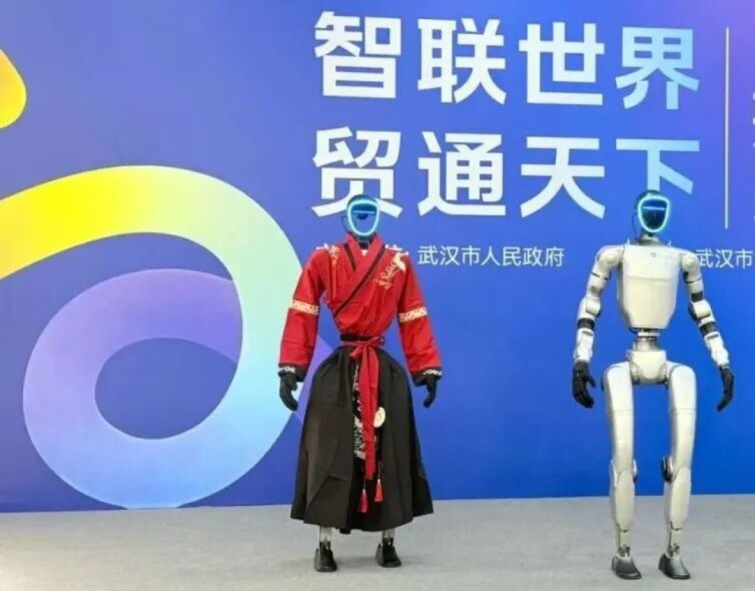 老汉口打工谁最忙?机器人“豆皮”走穴忙到“腿软”