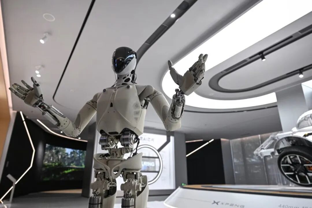 China Is Going All-In on Humanoid Robots 中国在人形机器人领域全力以赴