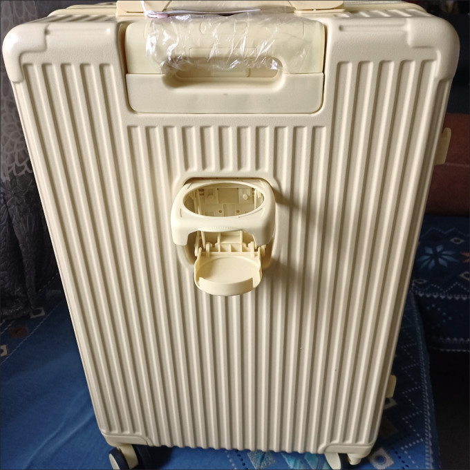名创优品旅行箱包