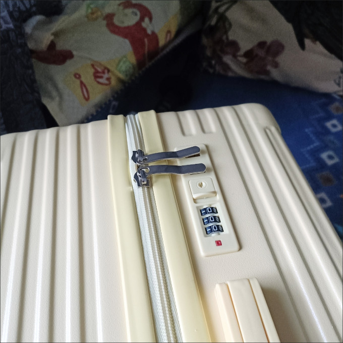 名创优品旅行箱包