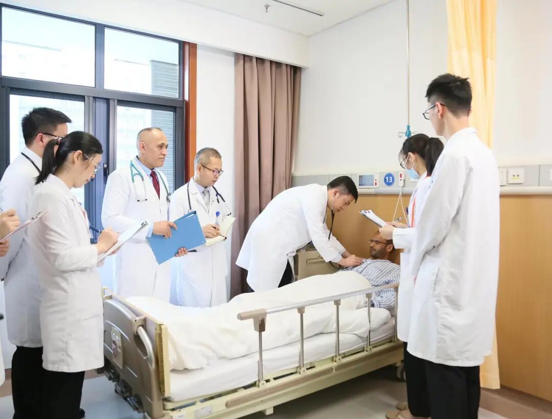 国外排队3个月,中国4天搞定!越来越多老外“打飞的”来中国看病