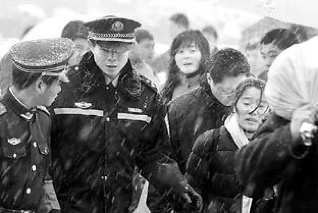 从绿皮车到复兴号：春运70年，那条回家的路，从未改变