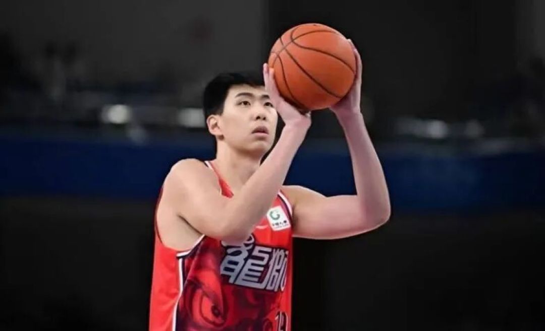 杜锋不会用?徐昕转会广州后球权暴涨直接起飞,宏远留回购后路