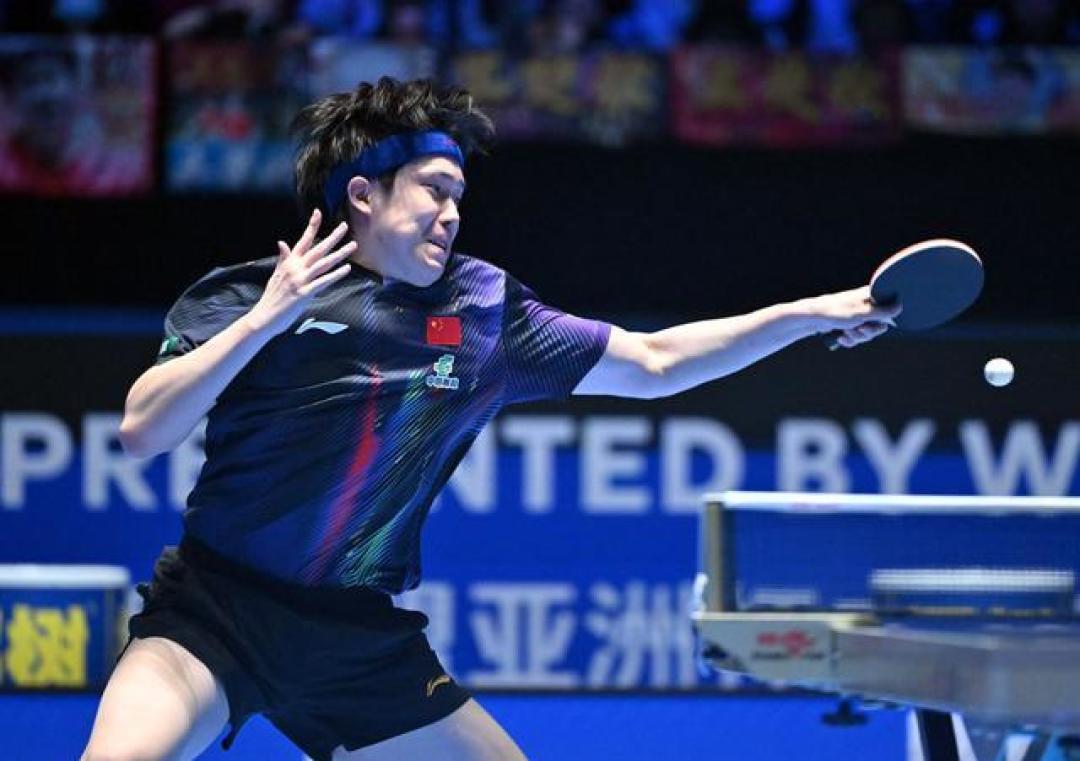 顶住万钧压力!王楚钦1-2落后上演大逆转,力克张本智和卫冕亚洲杯