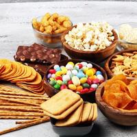 健康与体面兼得：年货零食按场景选，这五个维度决定真体验