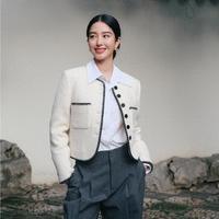 杨采钰二婚后带火了一种新穿法：香奈儿外套+阔腿裤，一看就有钱