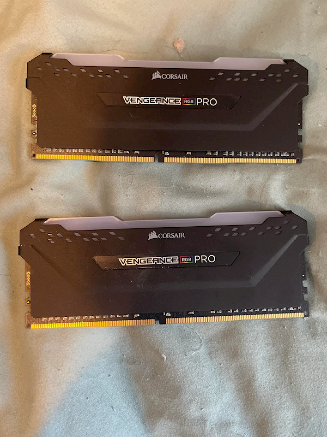 垃圾堆竟捡到完整PC+NAS!64GB DDR4内存就值5000