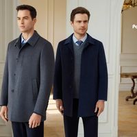 2026年春节前夕，新中式鹅绒服与羊绒卫衣加速跻身主流春节穿搭