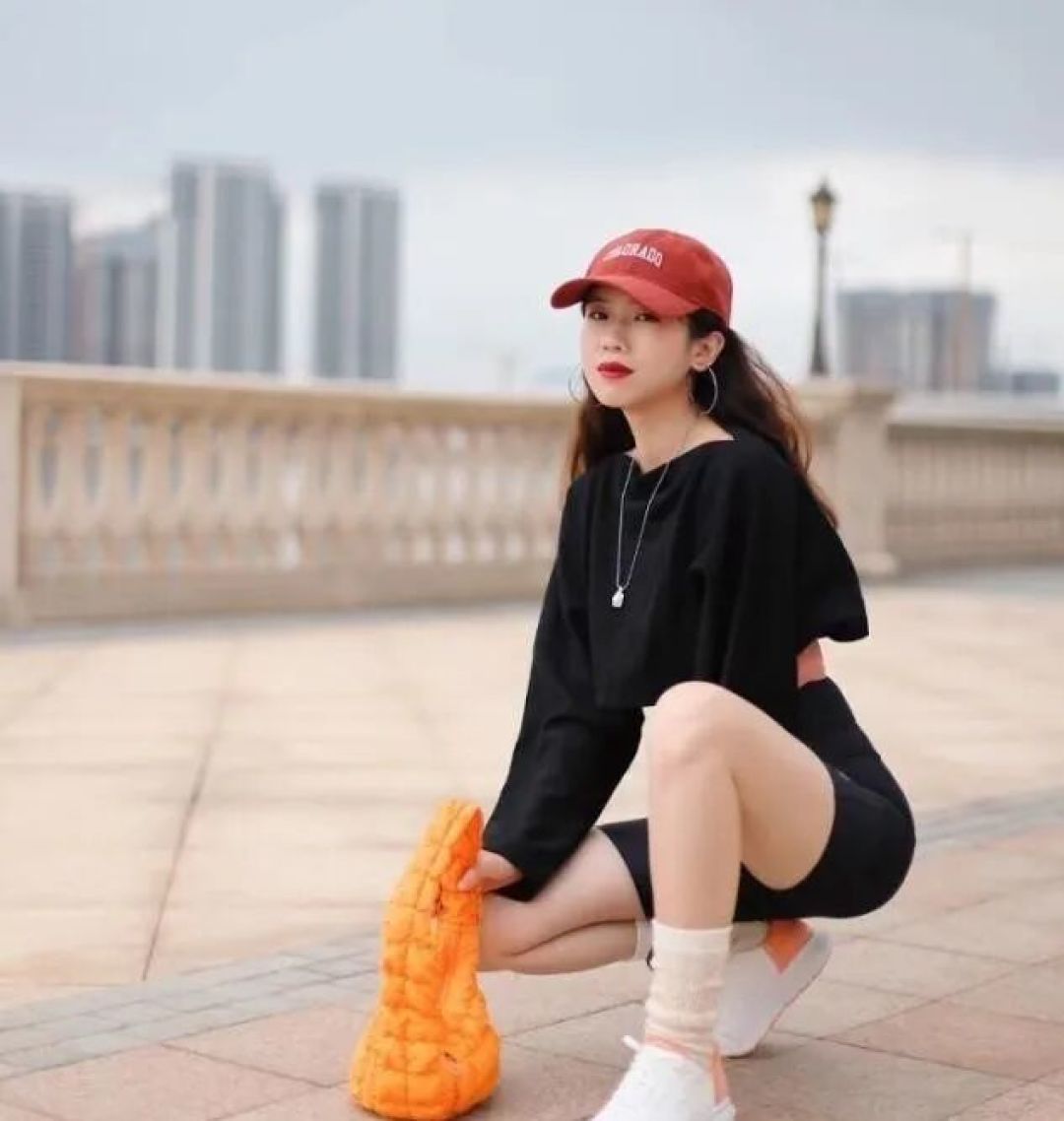 女人懂不懂时髦,看她的“鞋子”就知道了,尤其第一双很掉档次!