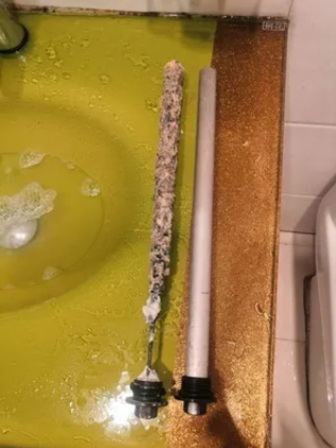 普通家庭热水器用2年，里面竟然是这样的...