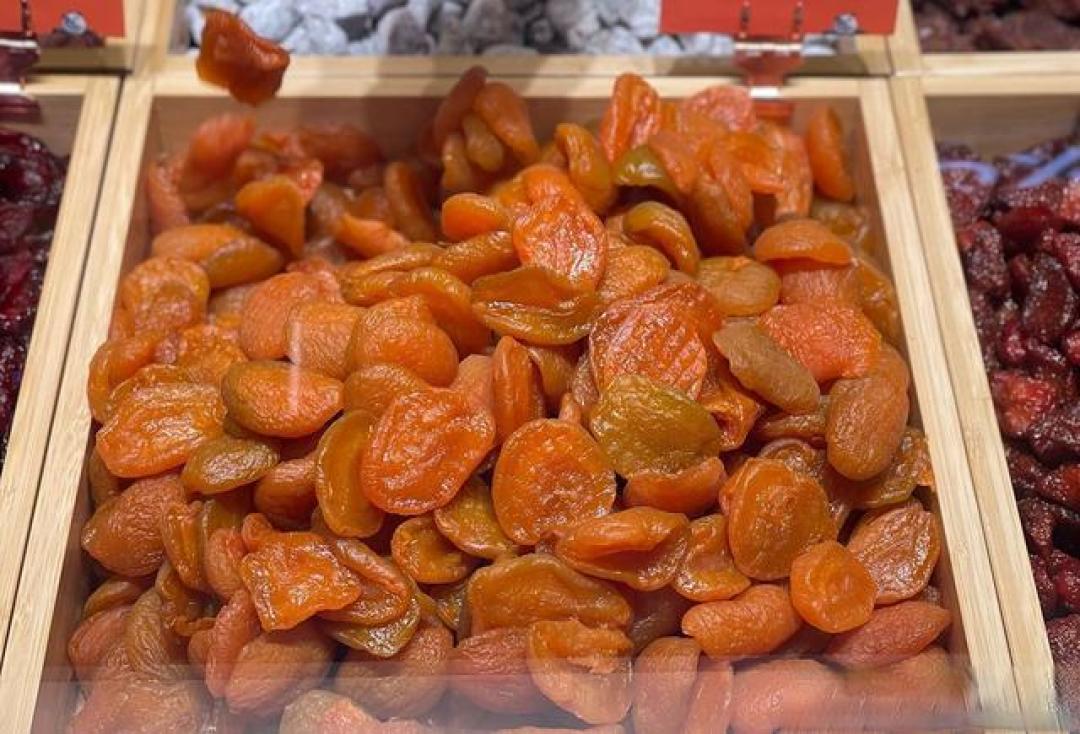 春节买年货,无论多有钱,5种干果都别买,超市员工:白给都不要