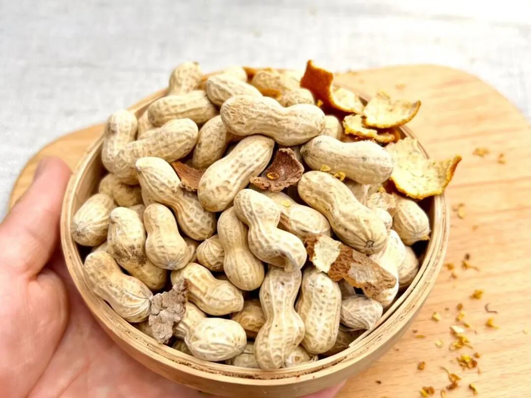 不管多有钱，春节这5种干果可别买回家！内行人：白给都不要！