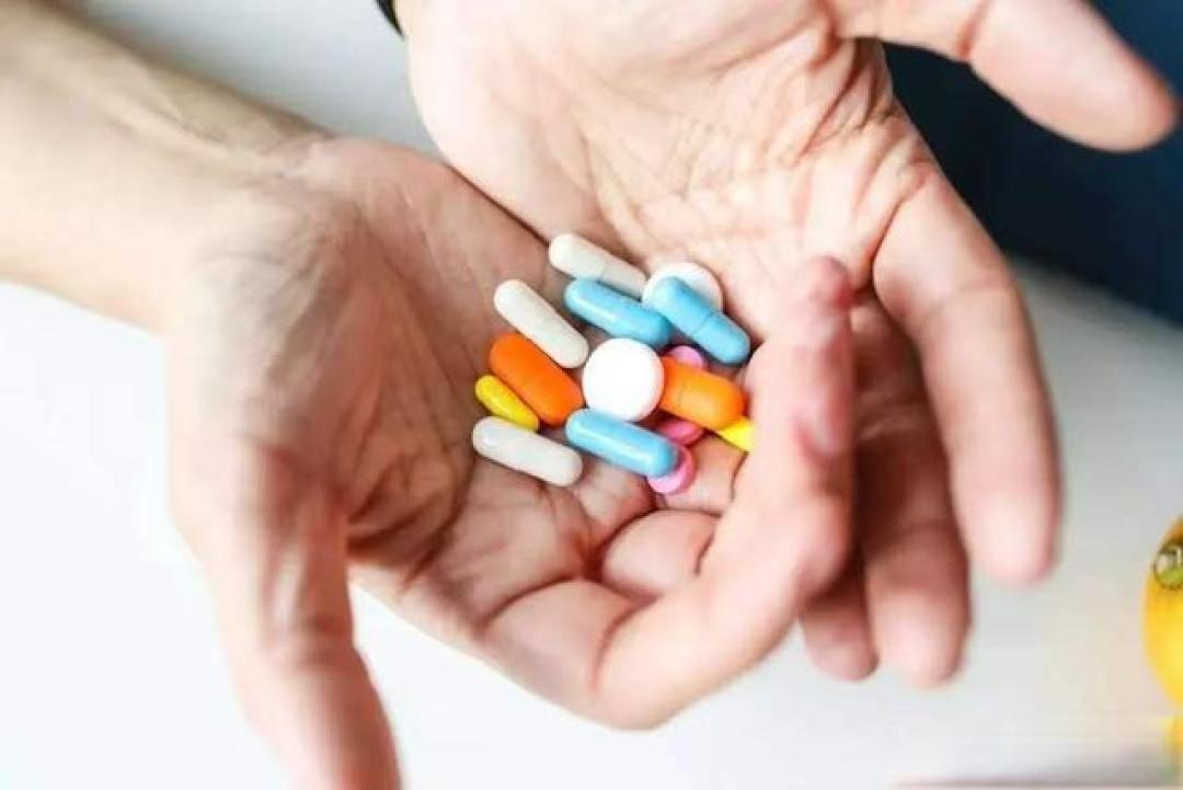 中老年人正常血压是多少？医生坦言：若保持这个范围内不用太担心