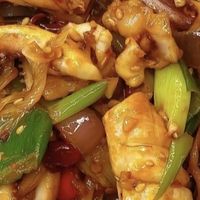 年夜饭饭桌少不了爆炒鱿鱼，香迷糊了