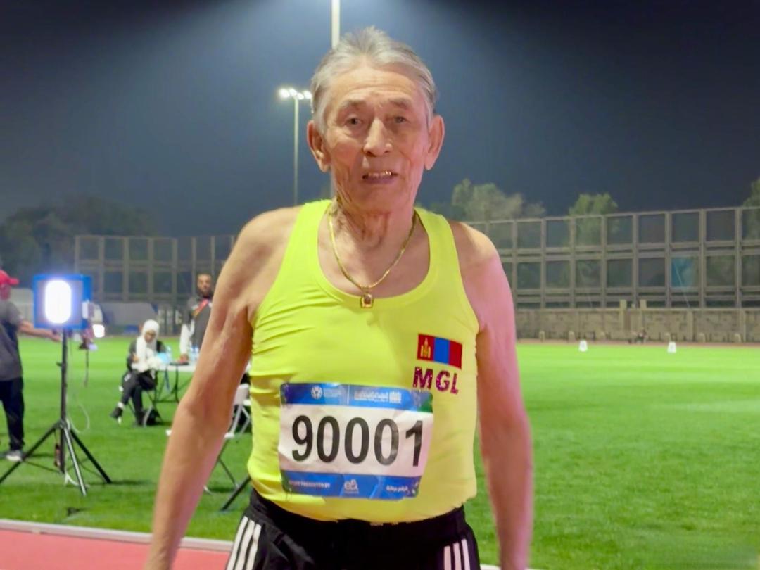 91岁蒙古传奇跑者策伦百米跑出18秒61夺冠：一生拿到过74枚金牌，手握14个亚洲纪录