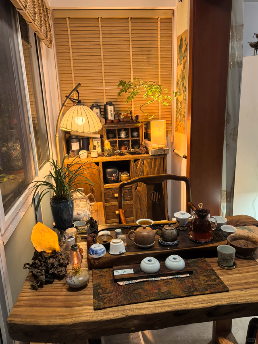 等退休了，一定要在阳台建个茶室，喝茶赏花晒太阳