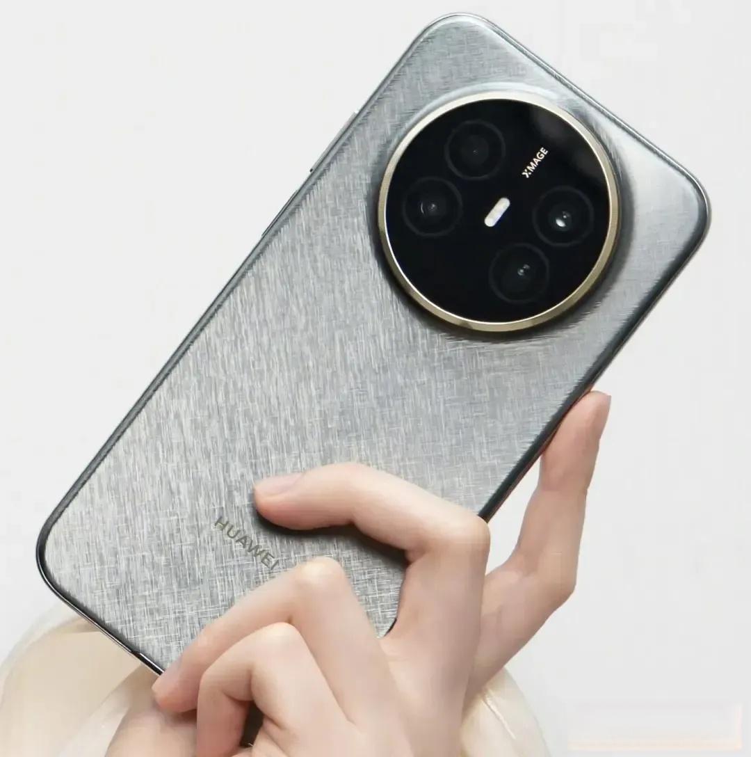 华为Mate70Air和Mate70对比,轻薄款和标准款差别有多大?