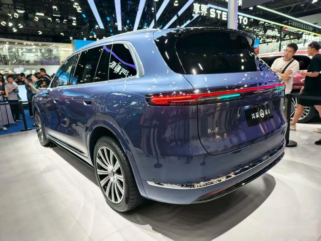 体验全新问界M7,从外观到座舱,彻头彻尾焕然一新!