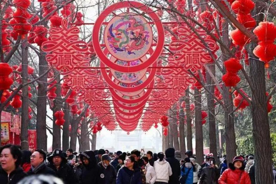 过年逛乐园成新风潮,传统年味融合现代狂欢,开启别样新春嘉年华